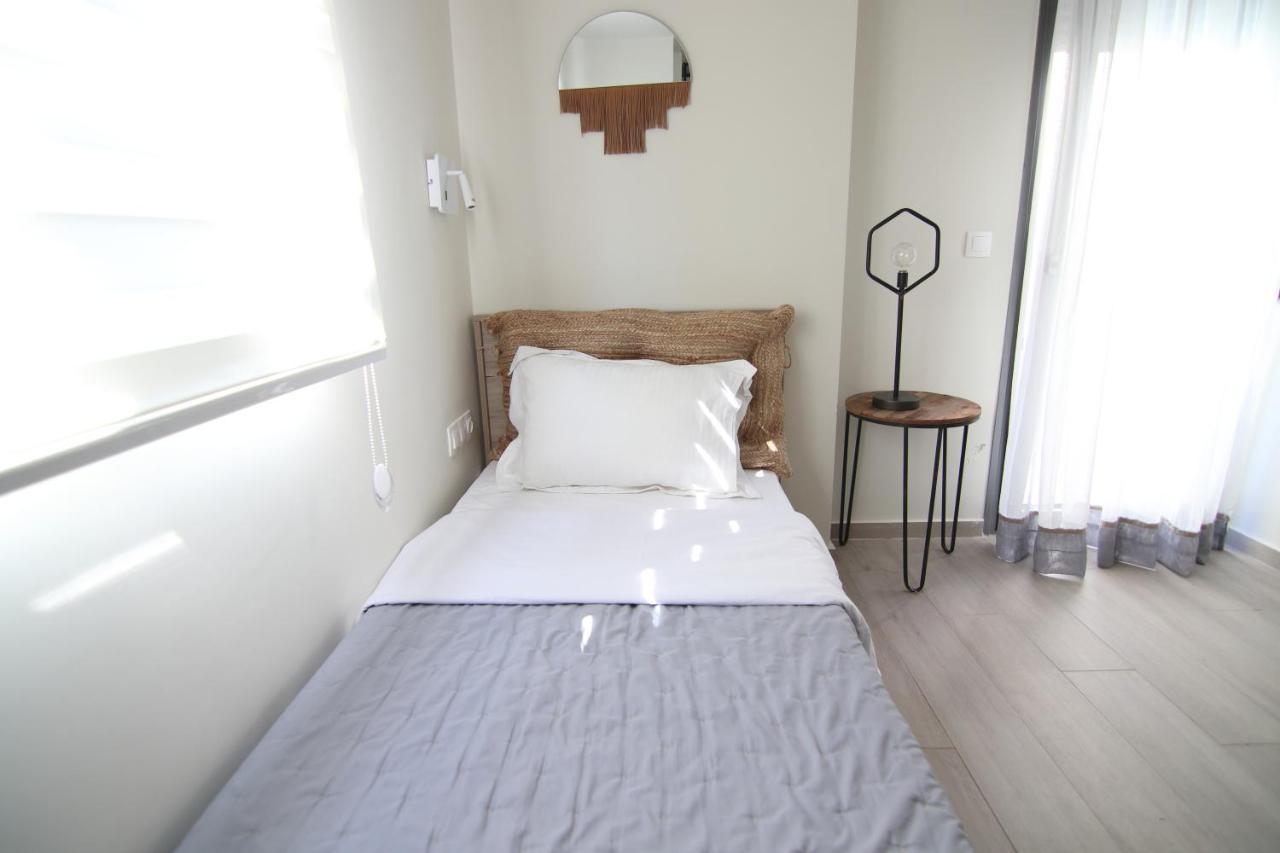 Hanioti Suite Maisonette In Front Of The Sea Экстерьер фото